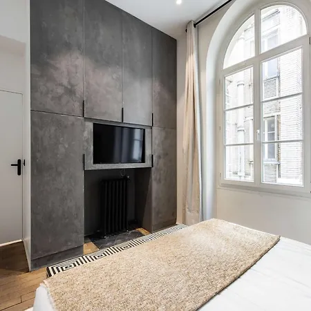 Ec-7-Chaptal-1-Bm Duplex Montmartre Appartamento Parigi